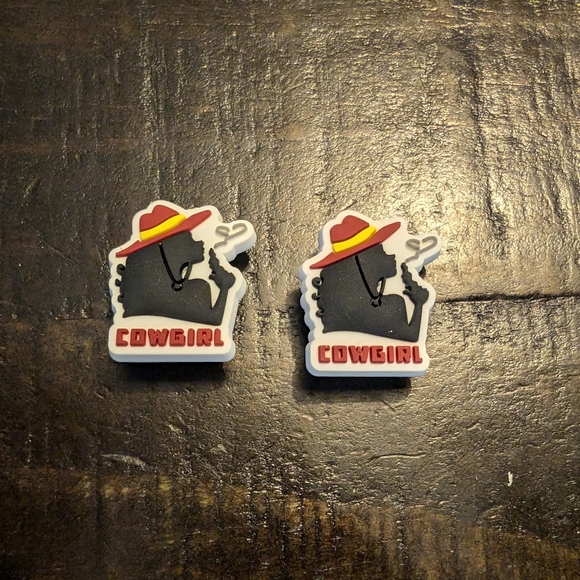 🛍️4 For $15🛍️Jibbitz CROCS Cowgirl Charms with Red and Black Design - Picture 1 of 6